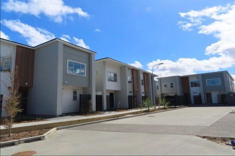 Photo of property in 31 Mcgrath Way, Taita, Lower Hutt, 5011