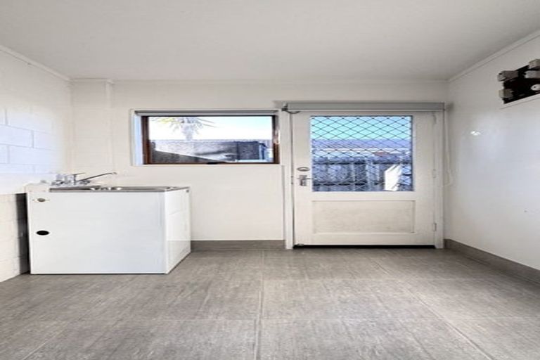 Photo of property in 1/10 Benygloe Place, Highland Park, Auckland, 2010