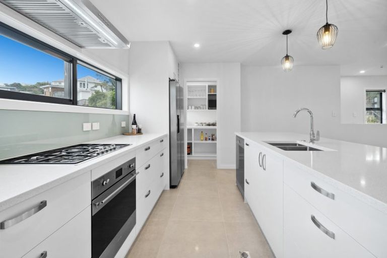Photo of property in 15 Nanda Way, Khandallah, 6035