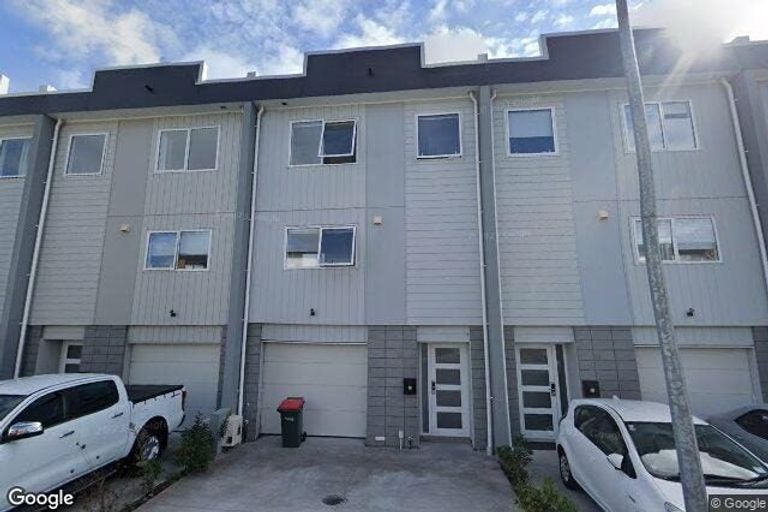 Photo of property in 13 Meritage Lane, Te Atatu South, Auckland, 0610