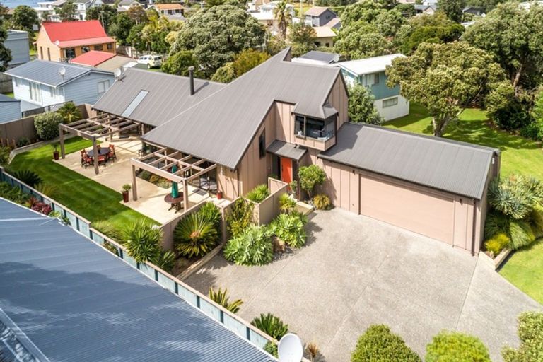 Photo of property in 104 Moore Place, Whangamata, 3620