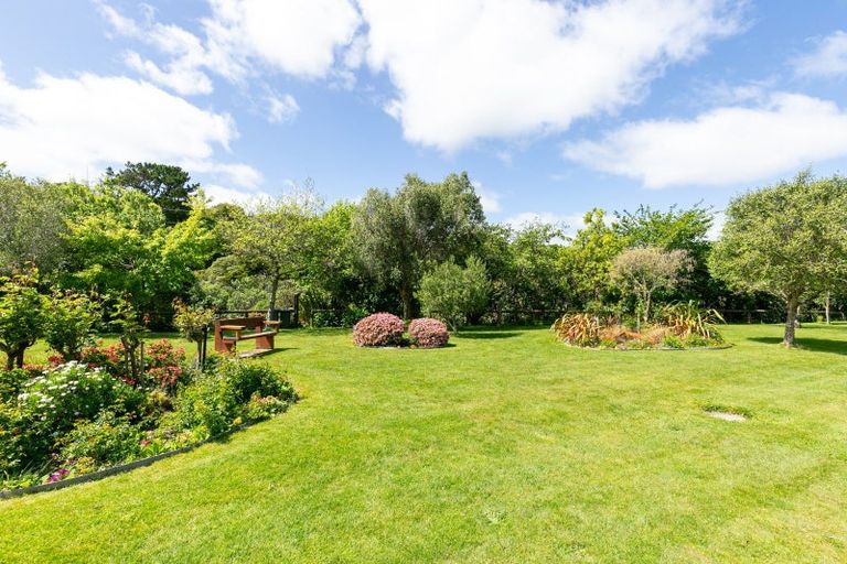 Photo of property in Redwood Village, 6/42 Main Road, Tawa, Wellington, 5028