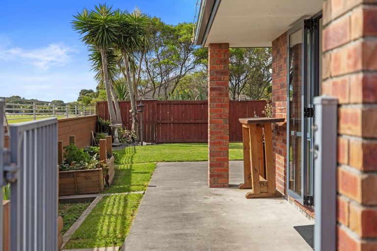 Photo of property in 24 Carrington Drive, Papamoa Beach, Papamoa, 3118