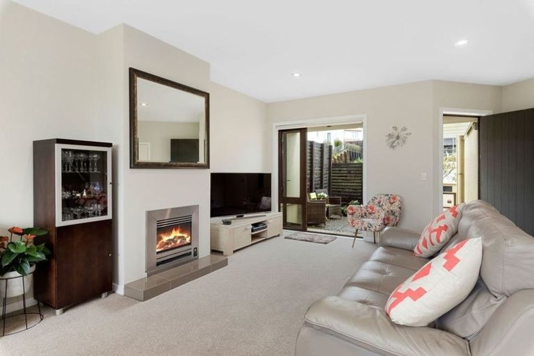 Photo of property in 140 Gills Road, Albany Heights, Auckland, 0632