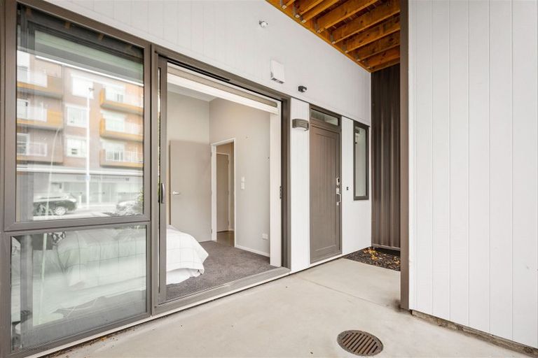 Photo of property in 215 Hobsonville Point Road, Hobsonville, Auckland, 0616