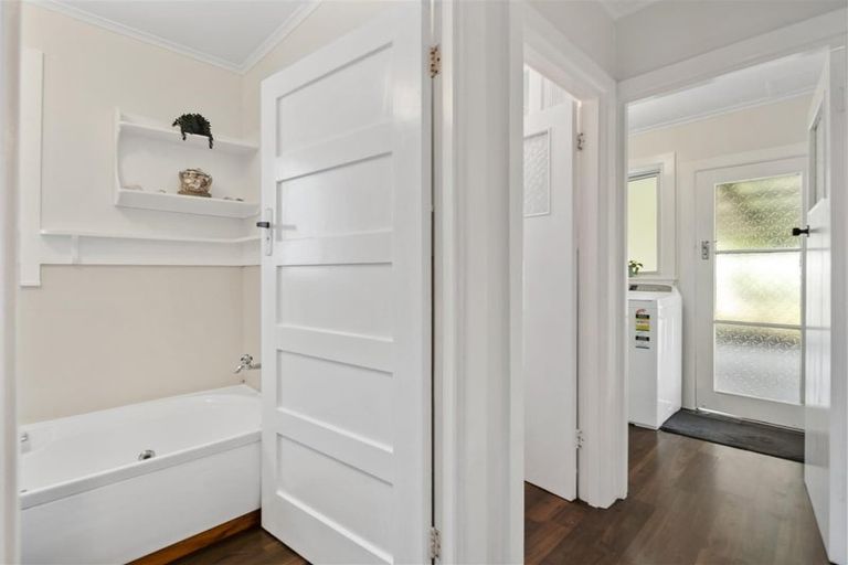 Photo of property in 50 Lee Street, Te Puke, 3119