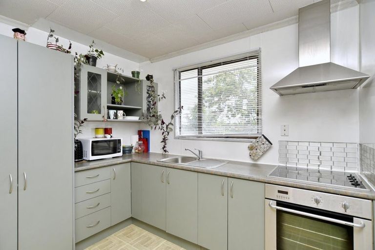 Photo of property in 90 Bayswater Crescent, Bromley, Christchurch, 8062