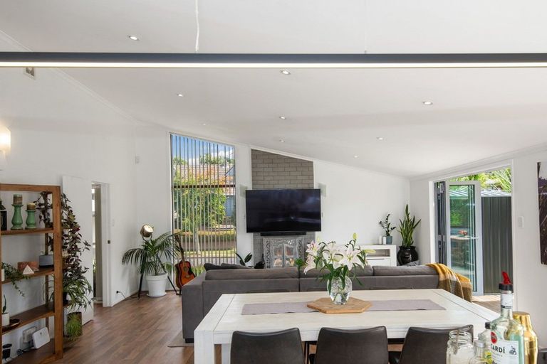 Photo of property in 11 Icarus Place, Sunnybrook, Rotorua, 3015