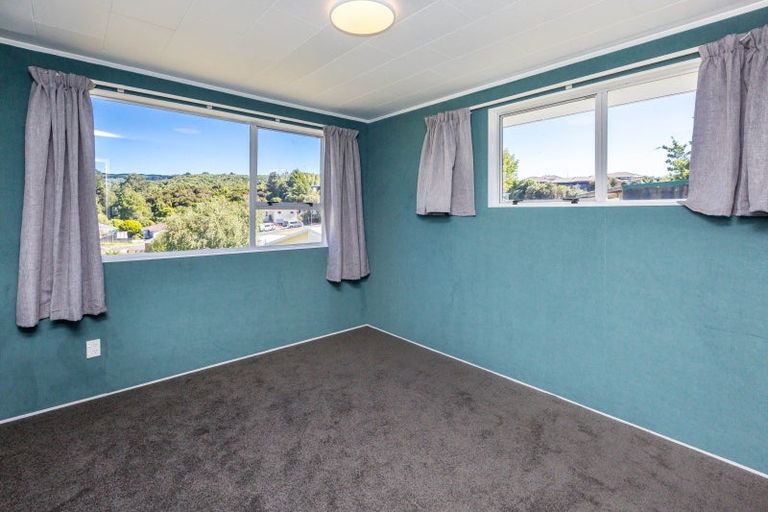 Photo of property in 23 Blueberry Grove, Timberlea, Upper Hutt, 5018