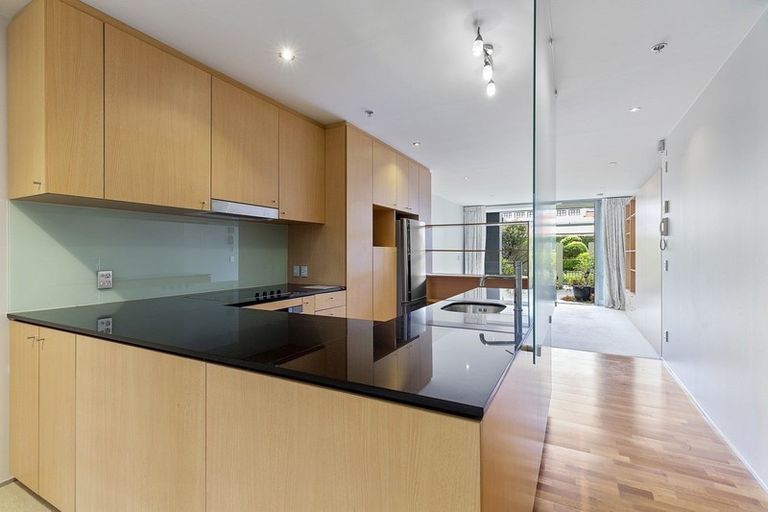 Photo of property in Sanctum Apartment, 10 Ebor Street, Te Aro, Wellington, 6011