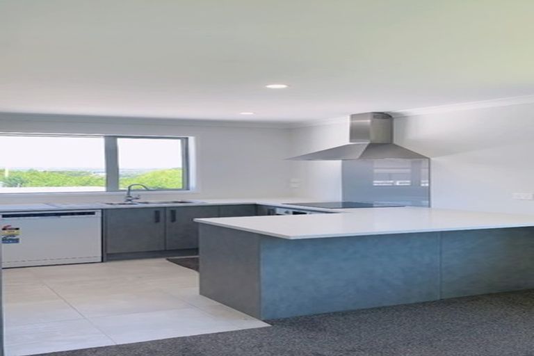 Photo of property in 16 Goh Place, Manurewa, Auckland, 2105