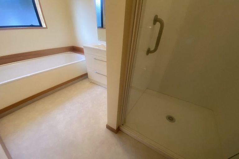 Photo of property in 28b Inglewood Place, Avonhead, Christchurch, 8042
