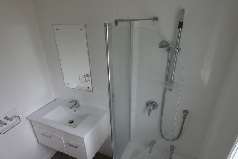 Photo of property in 1/128 Triangle Road, Massey, Auckland, 0614