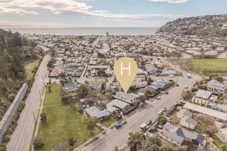 Photo of property in 5 Duncan Street, Sumner, Christchurch, 8081