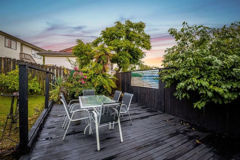 Photo of property in 74 Keegan Drive, Massey, Auckland, 0614