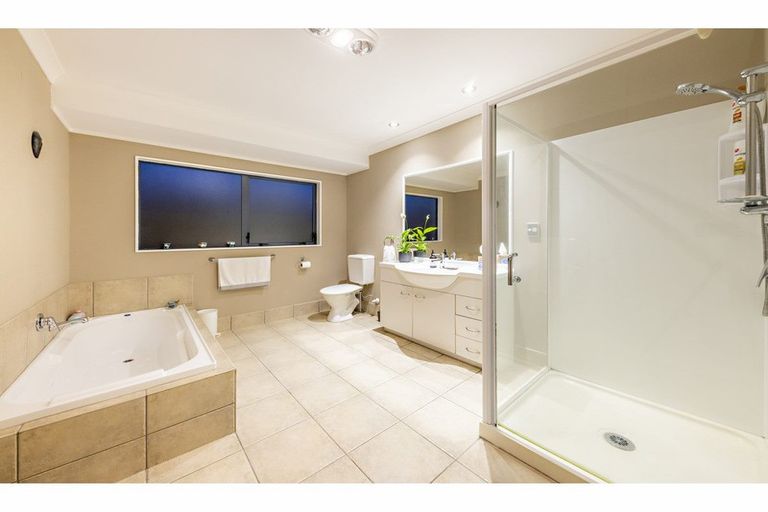 Photo of property in 13 Dunaff Place, Flat Bush, Auckland, 2019