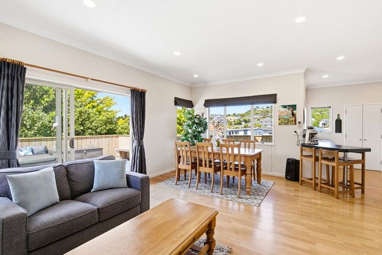 Photo of property in 23 Chippenham Grove, Churton Park, Wellington, 6037