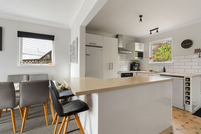 Photo of property in 3/49 Mandalay Terrace, Khandallah, Wellington, 6035