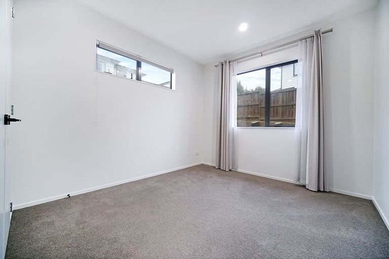Photo of property in 7 Tautoru Avenue, Orewa, 0931