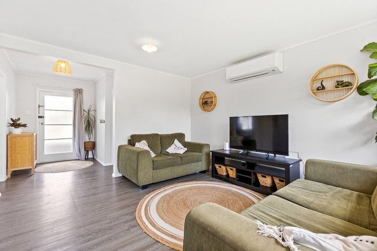 Photo of property in 94 Cook Street, Marfell, New Plymouth, 4310