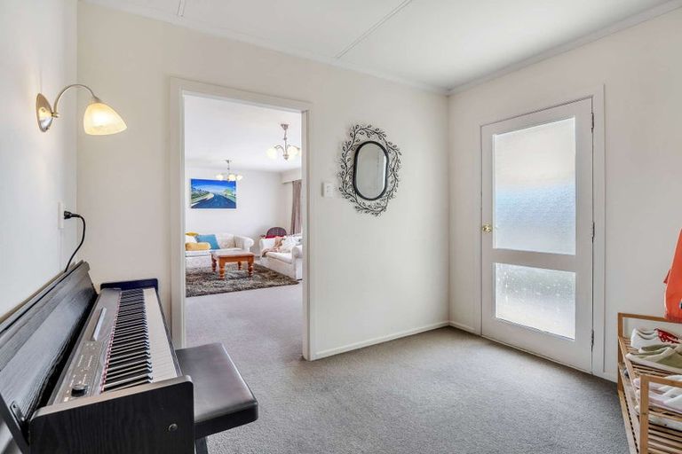 Photo of property in 14 Antrim Place, Hokowhitu, Palmerston North, 4410