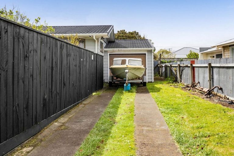 Photo of property in 70 Camberwell Road, Hawera, 4610