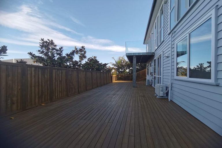 Photo of property in 1004a East Coast Road, Northcross, Auckland, 0630