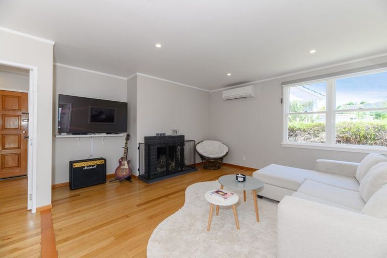 Photo of property in 11 Hill Crescent, New Lynn, Auckland, 0600