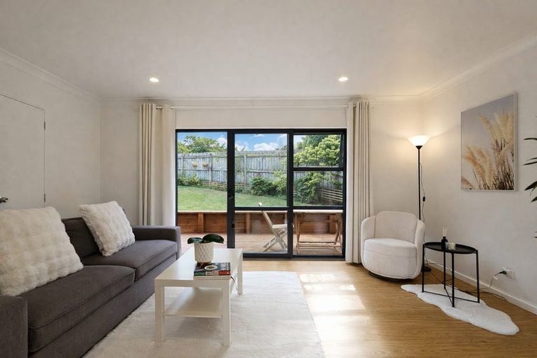 Photo of property in 49a Flaxdale Street, Birkdale, Auckland, 0626