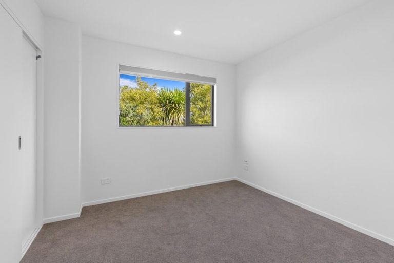 Photo of property in 56 Raupeti Lane, Henderson, 0612