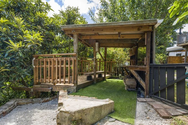 Photo of property in 38 Paramu Avenue, Birkdale, Auckland, 0626