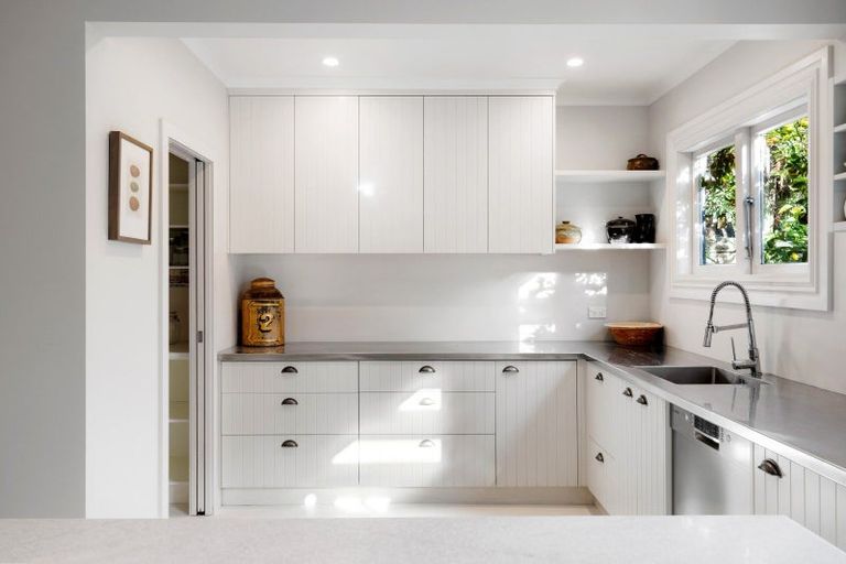 Photo of property in 15 Colenso Avenue, Hospital Hill, Napier, 4110