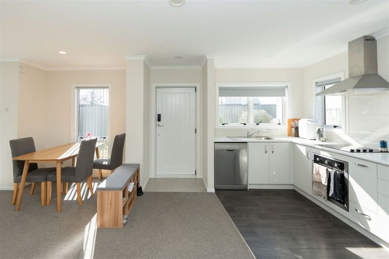 Photo of property in 186u1 Cambridge Road, Hillcrest, Hamilton, 3216