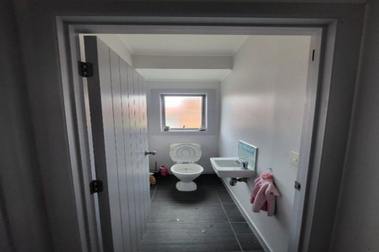 Photo of property in 11a Newington Road, Henderson, Auckland, 0612