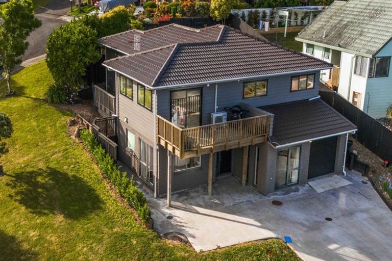 Photo of property in 50 Garton Drive, Massey, Auckland, 0614