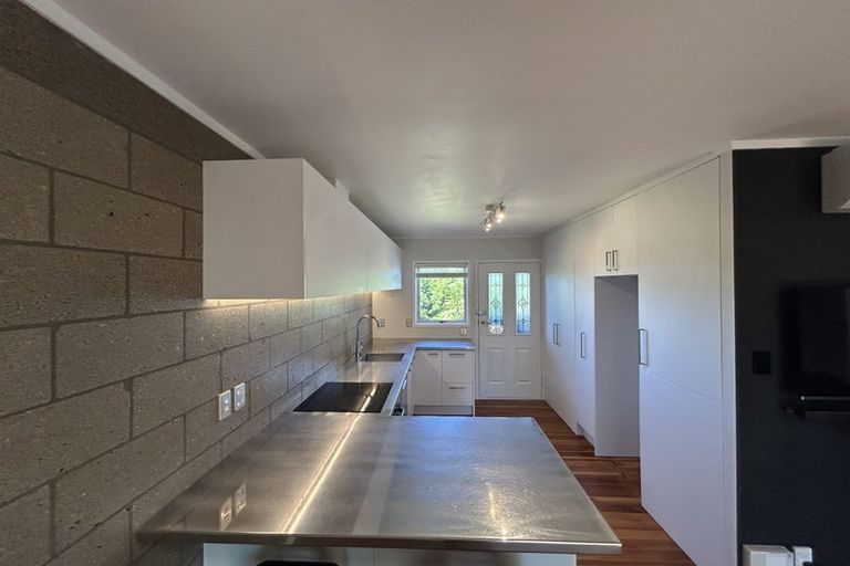 Photo of property in 2/25a Tramway Road, Beach Haven, Auckland, 0626