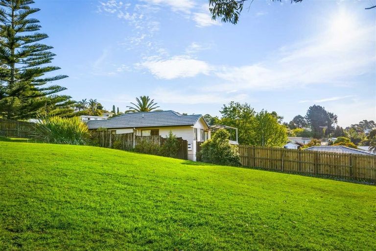 Photo of property in 7 Garton Drive, Massey, Auckland, 0614