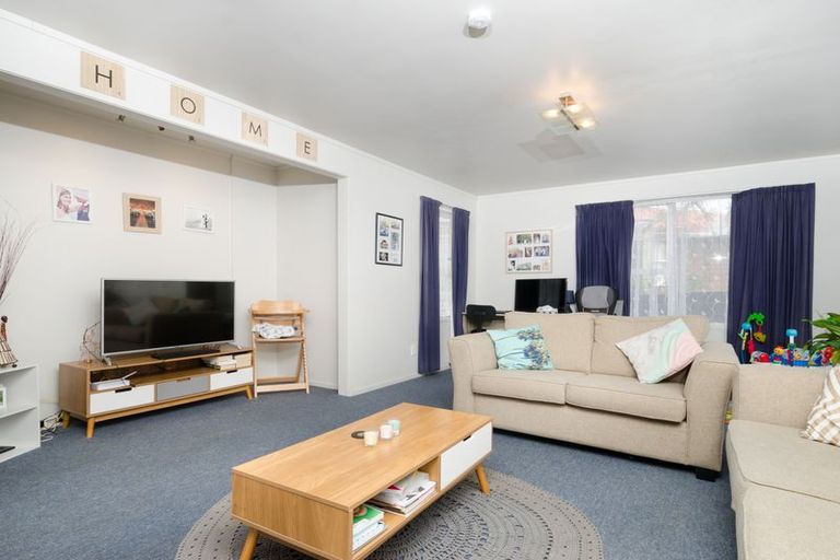Photo of property in 1 Cushla Place, Massey, Auckland, 0614