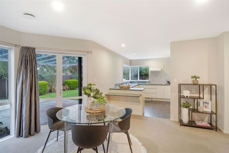Photo of property in 5/37 Avonhead Road, Avonhead, Christchurch, 8042