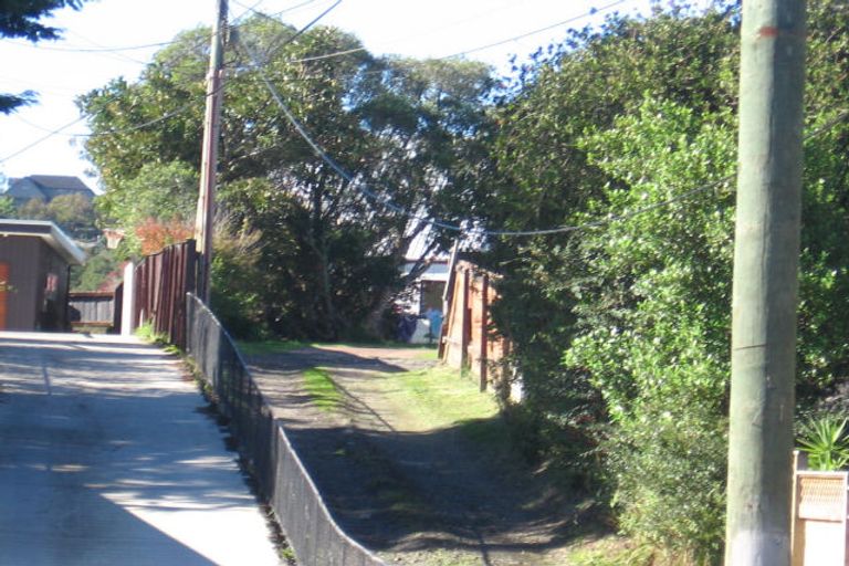 Photo of property in 61 Kaurilands Road, Titirangi, Auckland, 0604