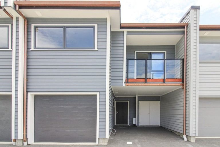 Photo of property in 4/7 Grays Road, Plimmerton, Porirua, 5026