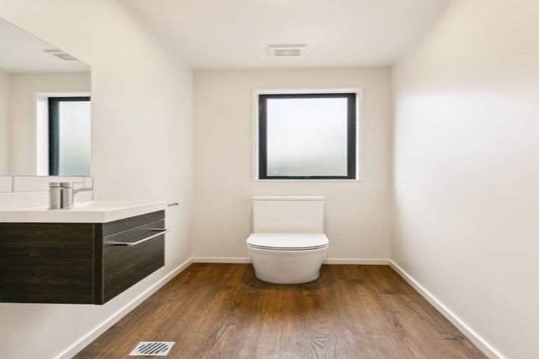 Photo of property in 5/7 Bertram Grove, Naenae, Lower Hutt, 5011