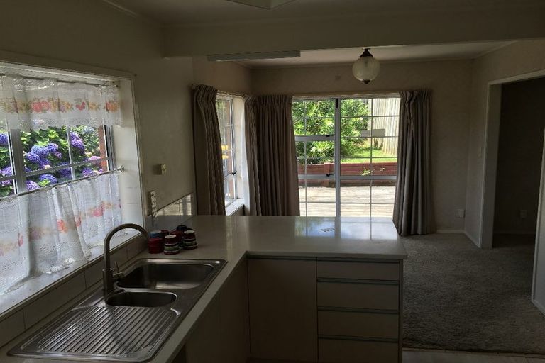 Photo of property in 1/18 Sunnynook Road, Sunnynook, Auckland, 0620