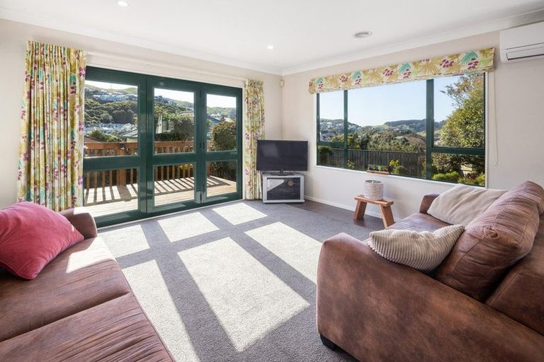 Photo of property in 5 Ridley Green, Churton Park, Wellington, 6037