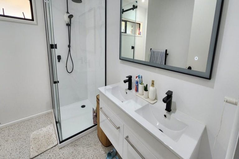 Photo of property in 4 Miro Street, Merrilands, New Plymouth, 4312