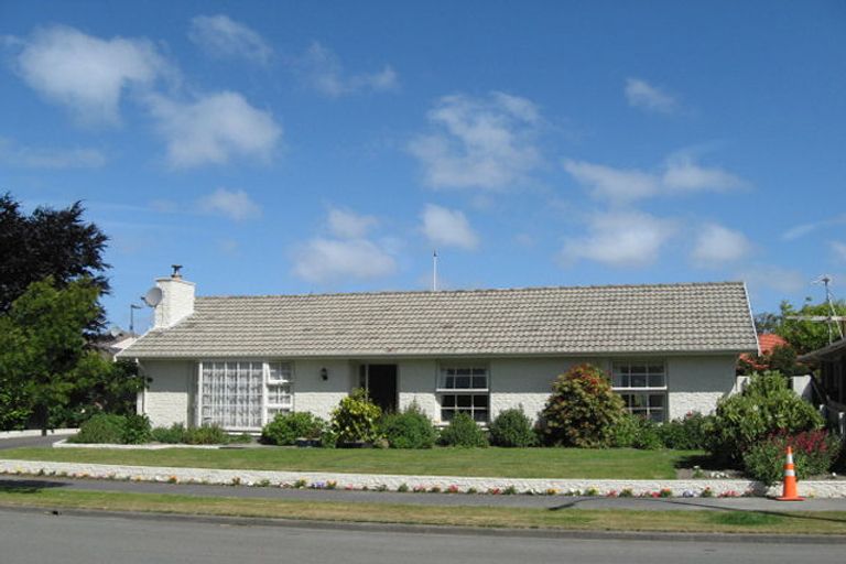 Photo of property in 7 Lombard Place, Avonhead, Christchurch, 8042