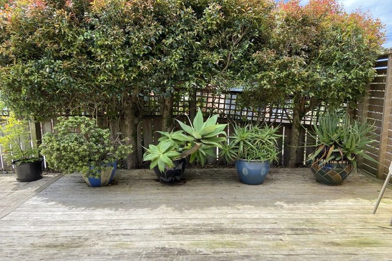 Photo of property in 118 Lakeside Drive, Orewa, 0931