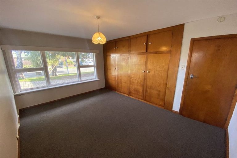 Photo of property in 6 Wyatt Place, Russley, Christchurch, 8042