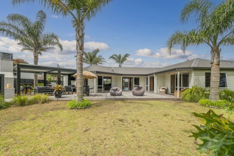 Photo of property in 33 Mccormick Place, Pauanui, Hikuai, 3579