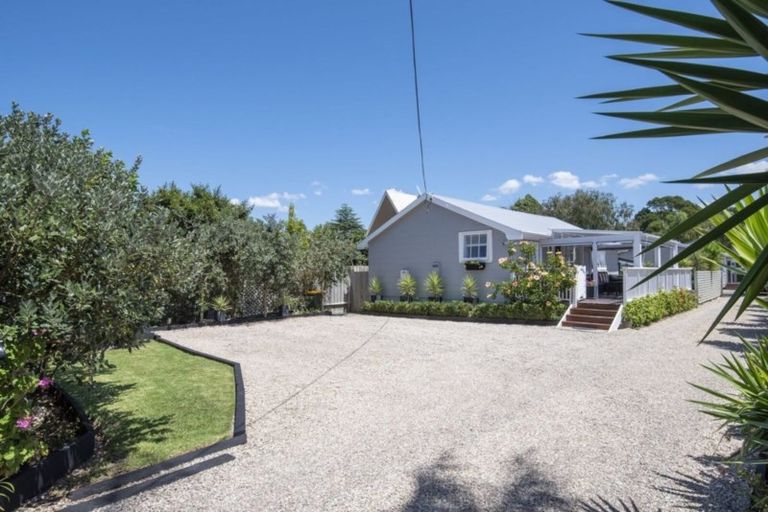 Photo of property in 30 Ladies Mile, Manly, Whangaparaoa, 0930